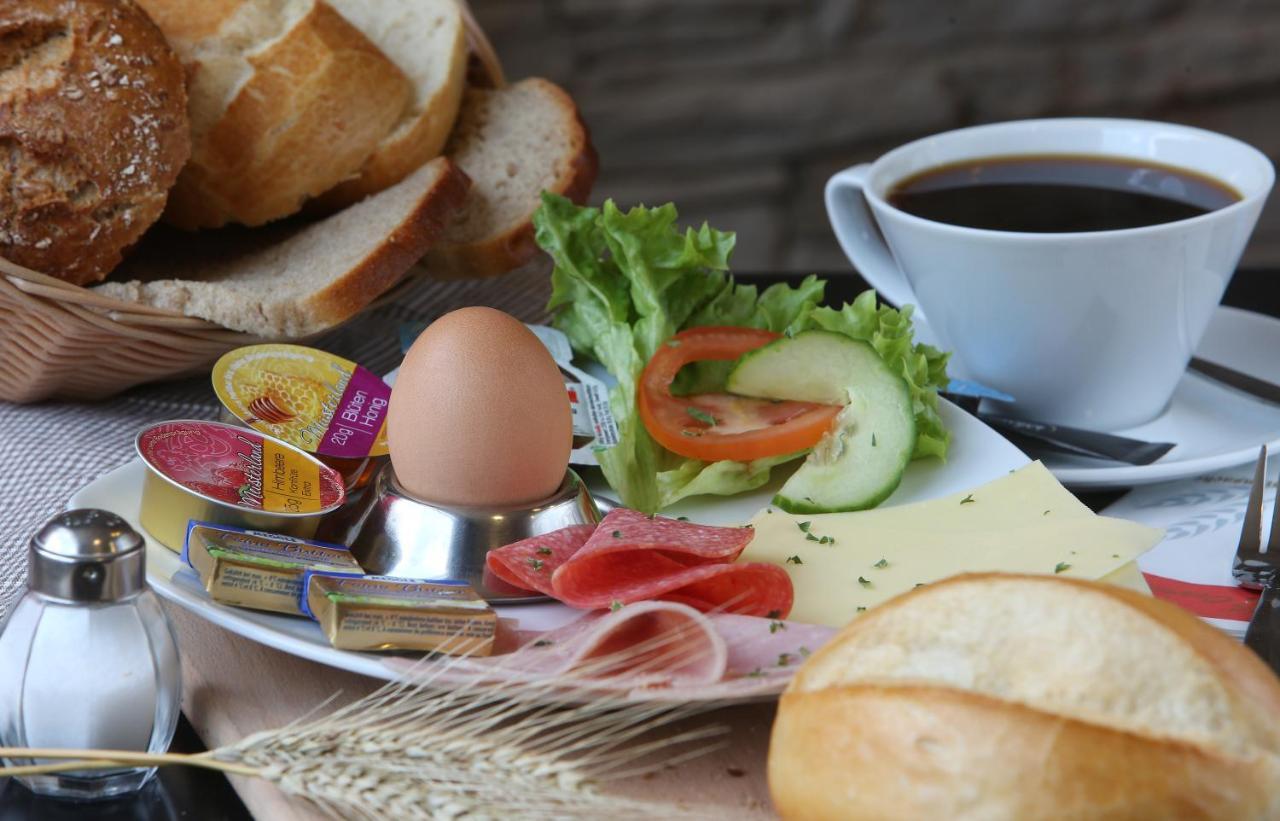 Stadthotel Lohne, Self Check In, Mit Baeckerei Und Cafe Лоне Экстерьер фото