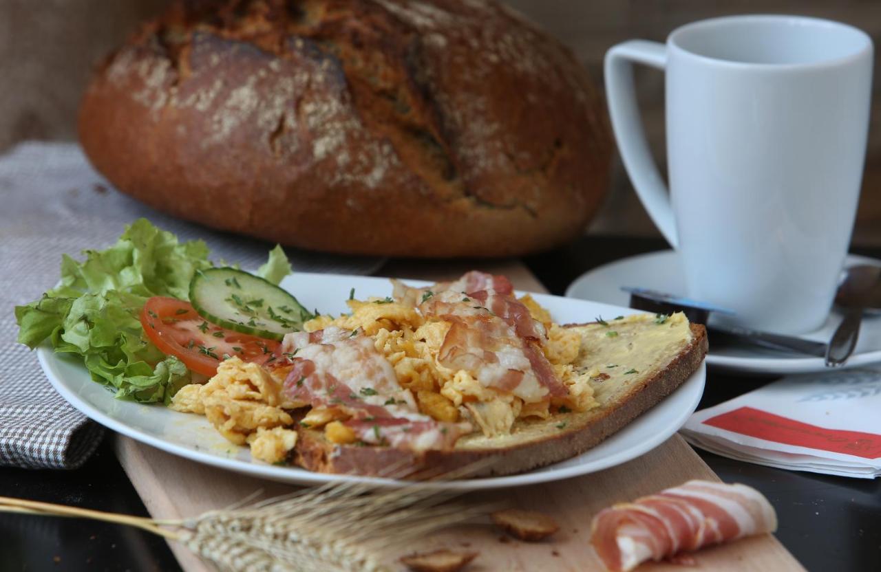 Stadthotel Lohne, Self Check In, Mit Baeckerei Und Cafe Лоне Экстерьер фото